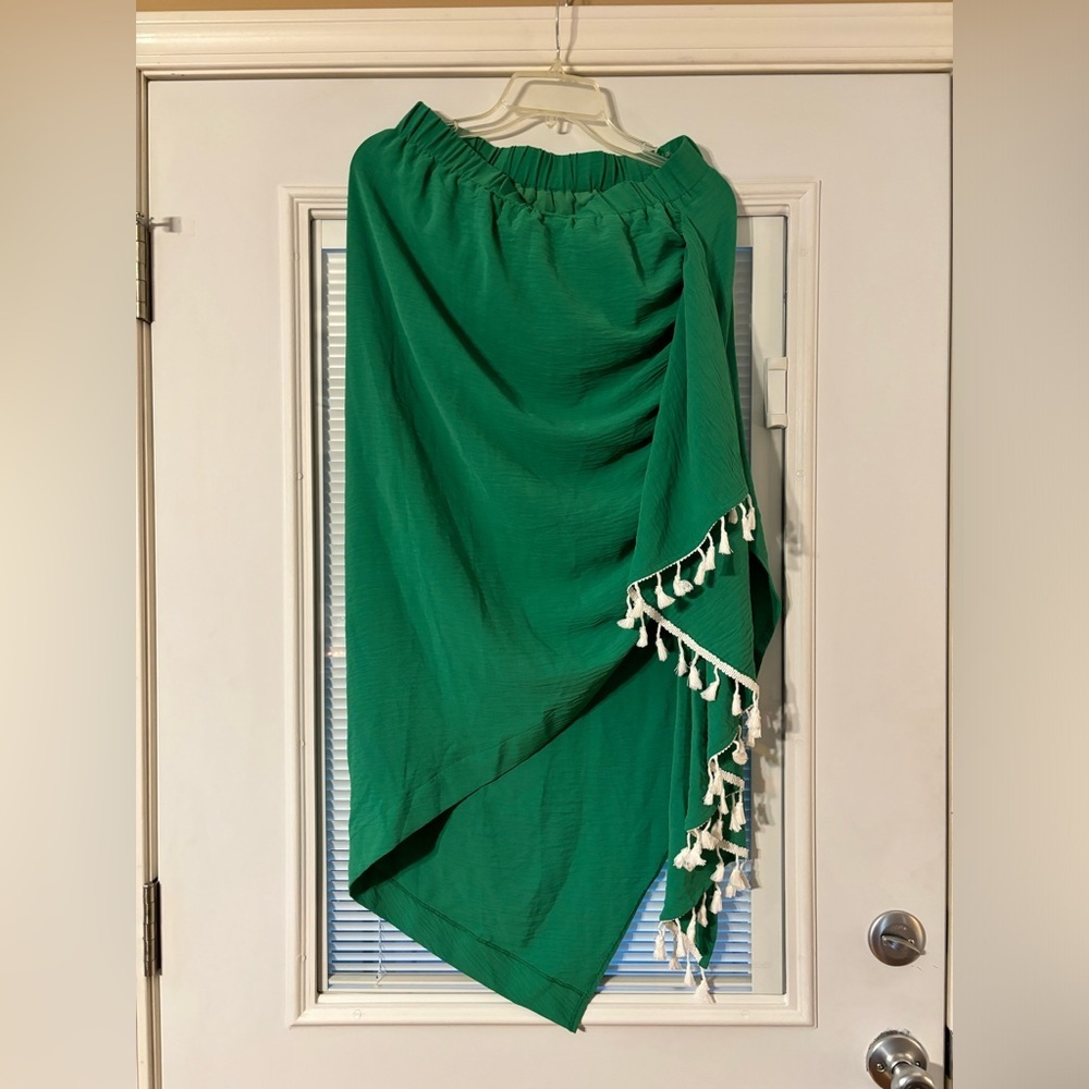 SHEIN NWT Skirt